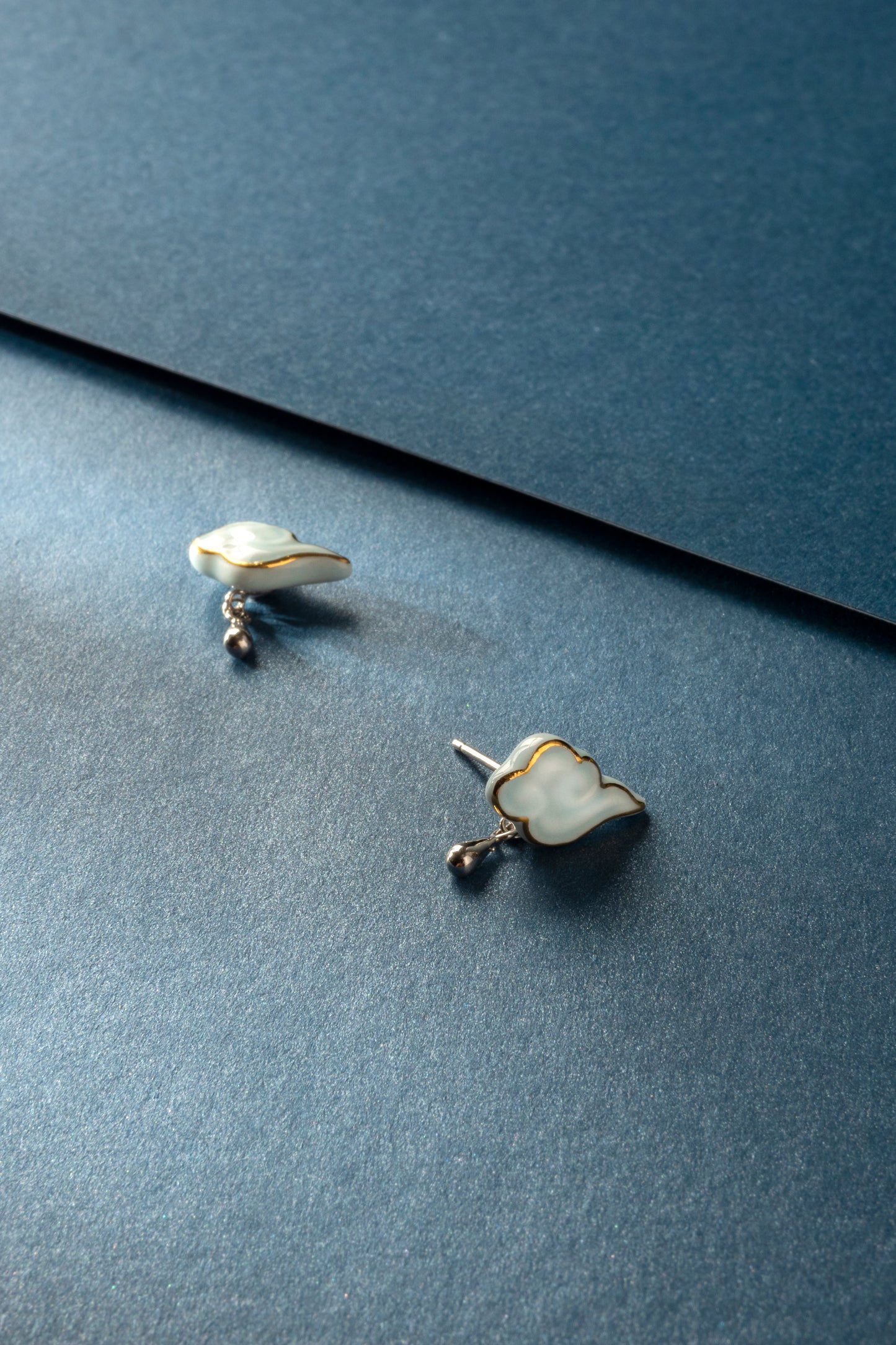 Fanhua Creation Colorful Clouds Chasing the Moon Earring