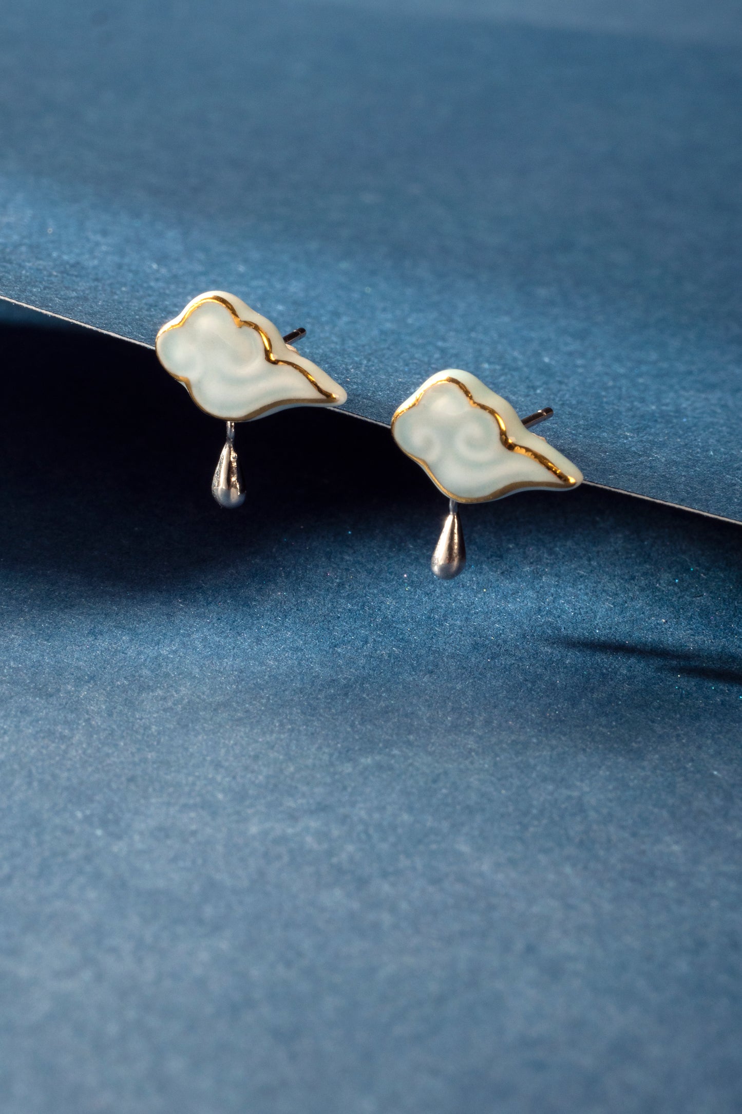 Fanhua Creation Colorful Clouds Chasing the Moon Earring