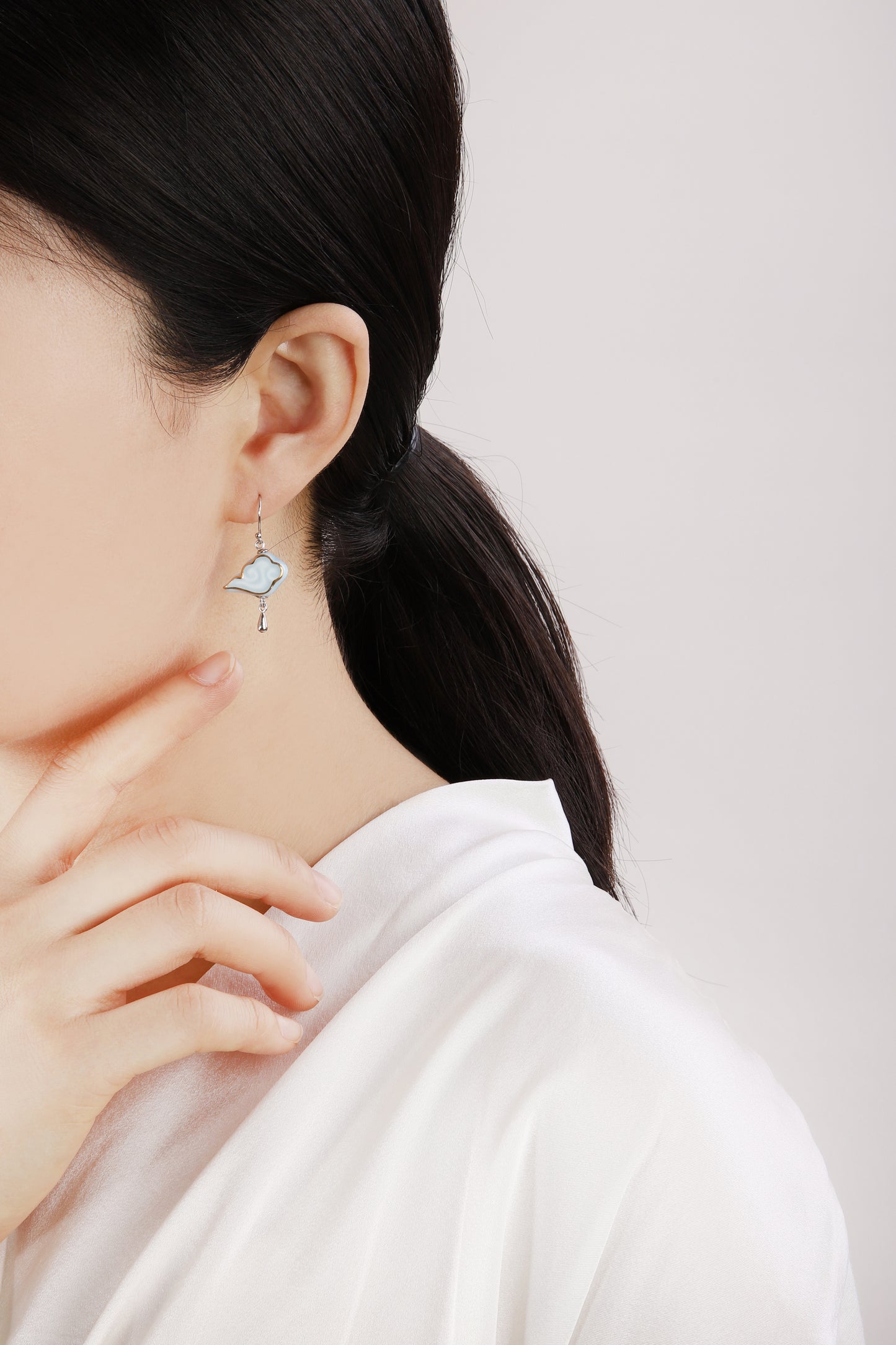 Fanhua Creation Colorful Clouds Chasing the Moon Earring